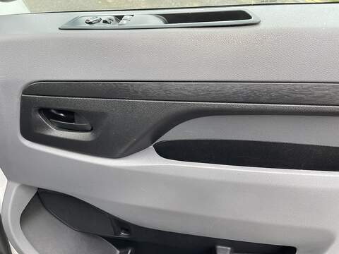 Peugeot Expert 2.0 BlueHDi 1400 Professional Standard Panel Van MWB Euro 6 (s/s) 6dr - U418