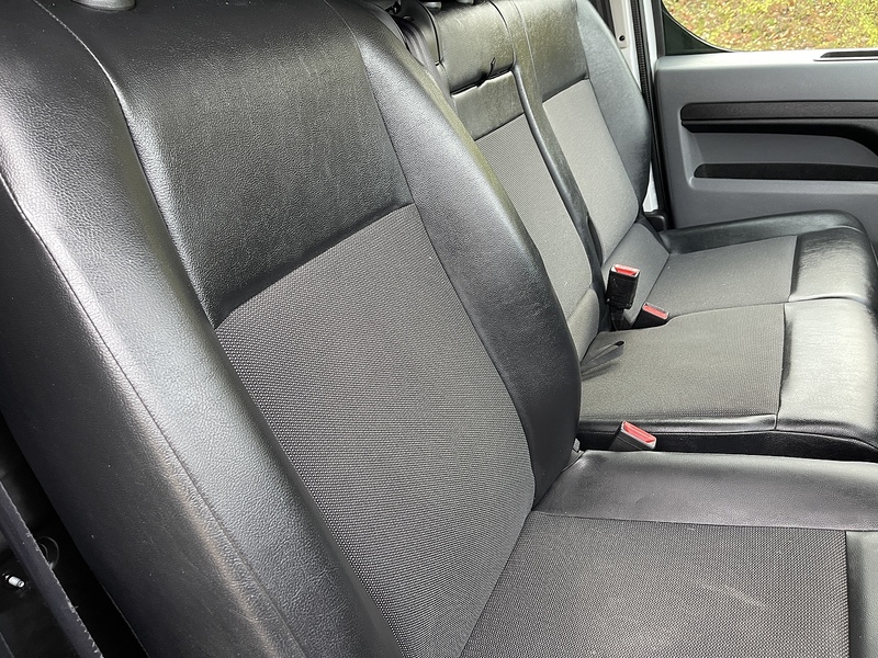 Peugeot Expert 2.0 BlueHDi 1400 Professional Standard Panel Van MWB Euro 6 (s/s) 6dr - U418