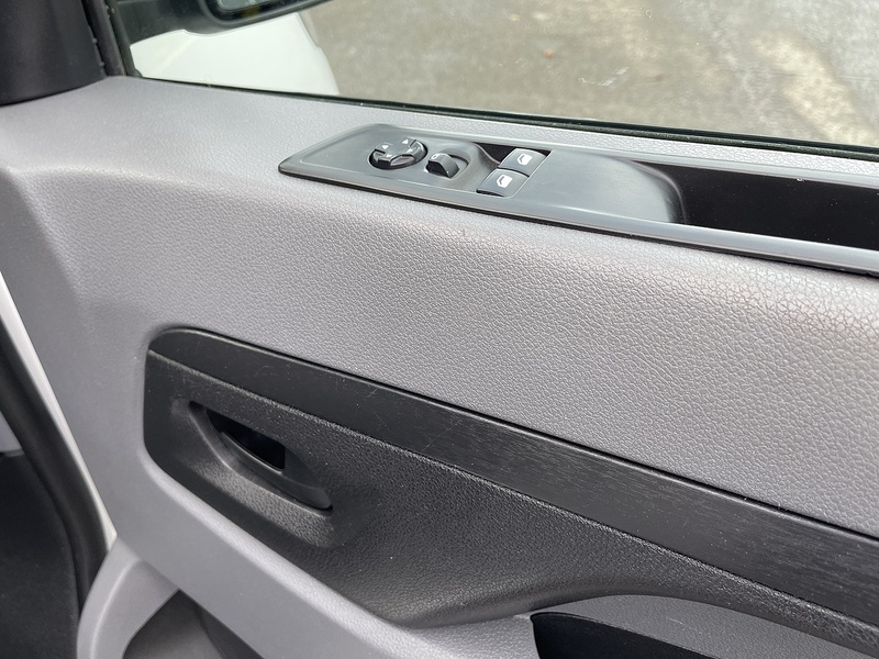 Peugeot Expert 2.0 BlueHDi 1400 Professional Standard Panel Van MWB Euro 6 (s/s) 6dr - U418