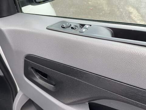 Peugeot Expert 2.0 BlueHDi 1400 Professional Standard Panel Van MWB Euro 6 (s/s) 6dr - U418