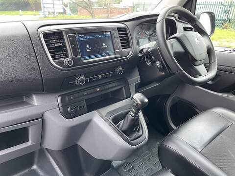 Peugeot Expert 2.0 BlueHDi 1400 Professional Standard Panel Van MWB Euro 6 (s/s) 6dr - U418