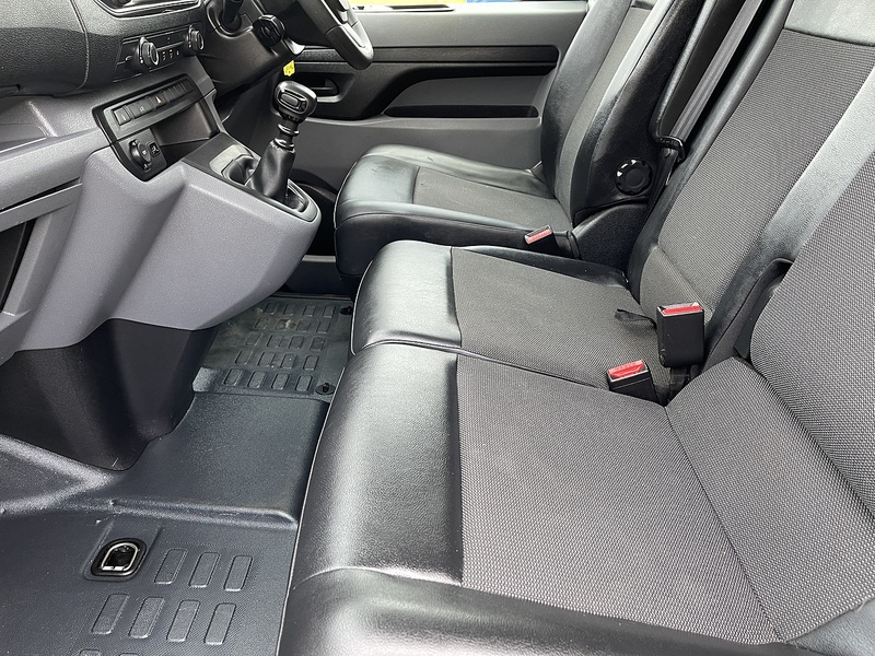 Peugeot Expert 2.0 BlueHDi 1400 Professional Standard Panel Van MWB Euro 6 (s/s) 6dr - U418