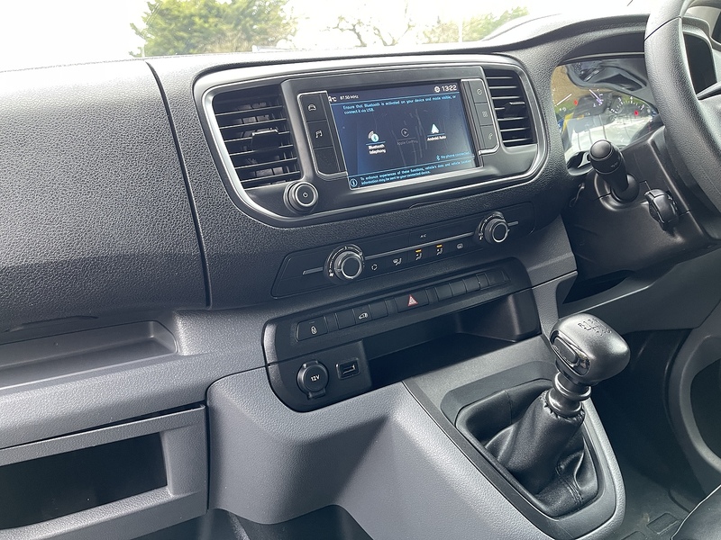 Peugeot Expert 2.0 BlueHDi 1400 Professional Standard Panel Van MWB Euro 6 (s/s) 6dr - U418