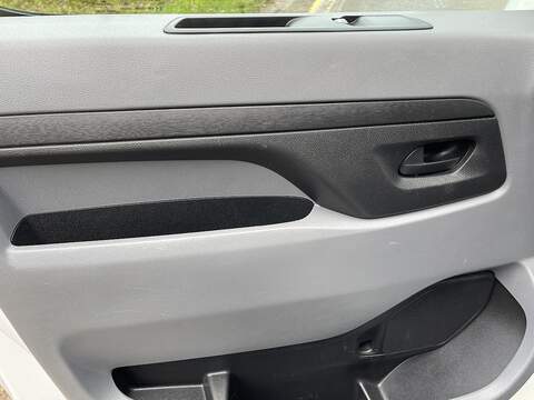 Peugeot Expert 2.0 BlueHDi 1400 Professional Standard Panel Van MWB Euro 6 (s/s) 6dr - U418