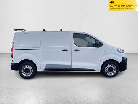 Peugeot Expert 2.0 BlueHDi 1400 Professional Standard Panel Van MWB Euro 6 (s/s) 6dr - U418