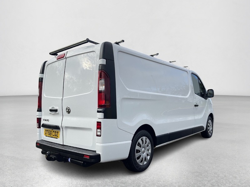 Vauxhall Vivaro 1.6 CDTi 2900 Sportive Panel Van 5dr Diesel Manual L2 H1 Euro 6 (120 ps) - U425