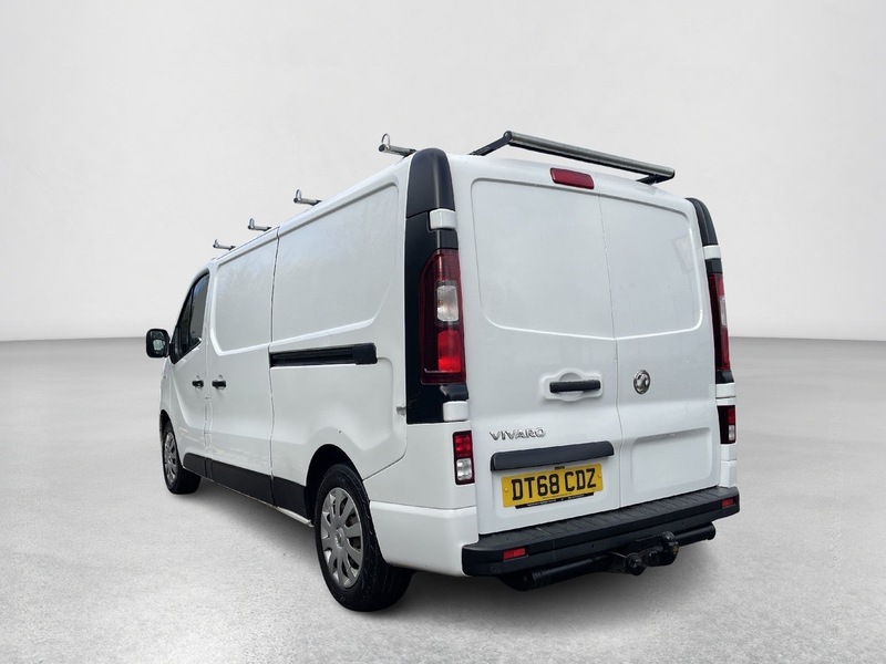Vauxhall Vivaro 1.6 CDTi 2900 Sportive Panel Van 5dr Diesel Manual L2 H1 Euro 6 (120 ps) - U425
