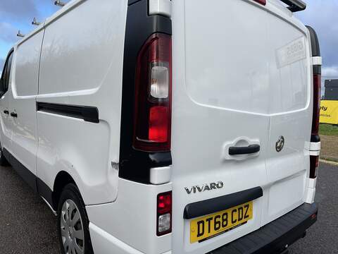 Vauxhall Vivaro 1.6 CDTi 2900 Sportive Panel Van 5dr Diesel Manual L2 H1 Euro 6 (120 ps) - U425