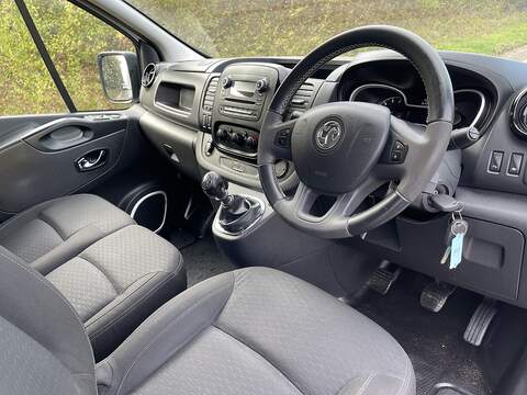 Vauxhall Vivaro 1.6 CDTi 2900 Sportive Panel Van 5dr Diesel Manual L2 H1 Euro 6 (120 ps) - U425