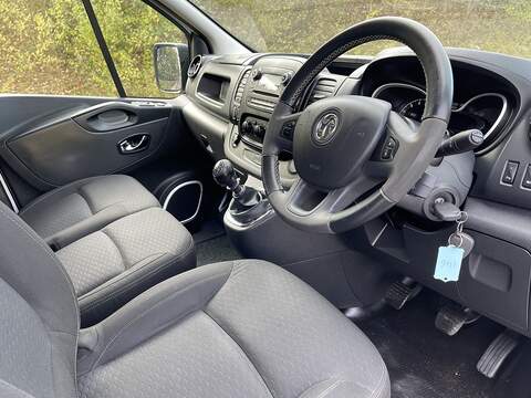 Vauxhall Vivaro 1.6 CDTi 2900 Sportive Panel Van 5dr Diesel Manual L2 H1 Euro 6 (120 ps) - U425