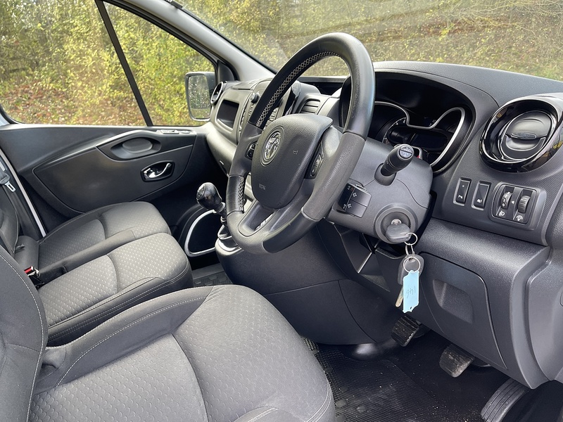 Vauxhall Vivaro 1.6 CDTi 2900 Sportive Panel Van 5dr Diesel Manual L2 H1 Euro 6 (120 ps) - U425