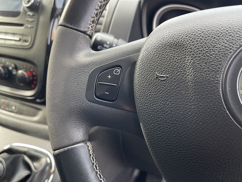 Vauxhall Vivaro 1.6 CDTi 2900 Sportive Panel Van 5dr Diesel Manual L2 H1 Euro 6 (120 ps) - U425