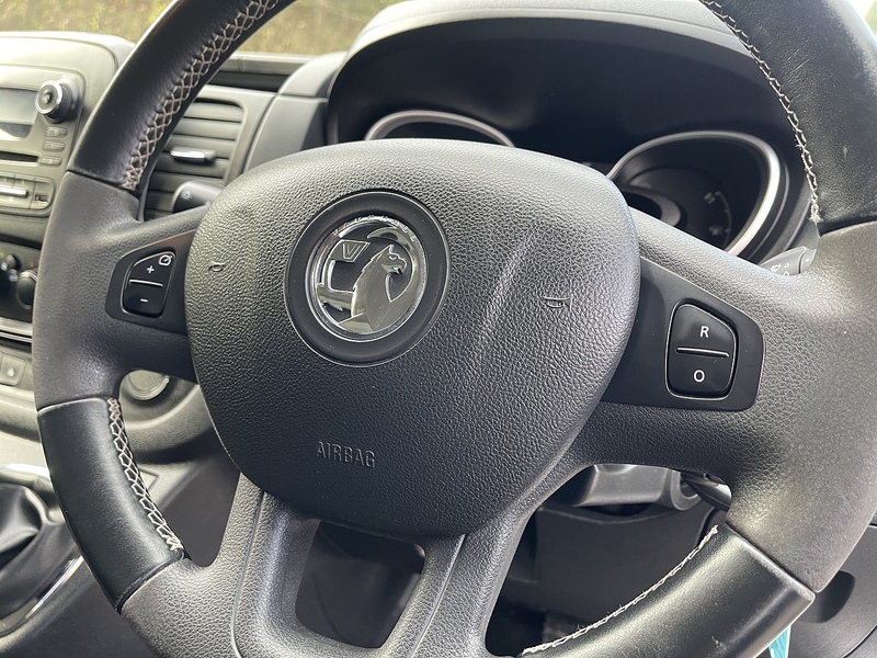 Vauxhall Vivaro 1.6 CDTi 2900 Sportive Panel Van 5dr Diesel Manual L2 H1 Euro 6 (120 ps) - U425