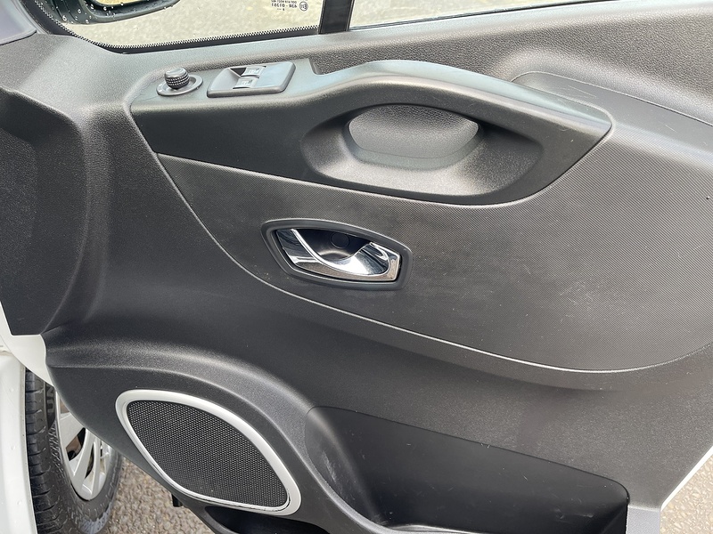 Vauxhall Vivaro 1.6 CDTi 2900 Sportive Panel Van 5dr Diesel Manual L2 H1 Euro 6 (120 ps) - U425