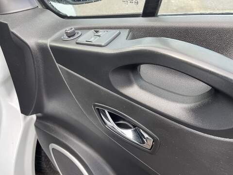Vauxhall Vivaro 1.6 CDTi 2900 Sportive Panel Van 5dr Diesel Manual L2 H1 Euro 6 (120 ps) - U425