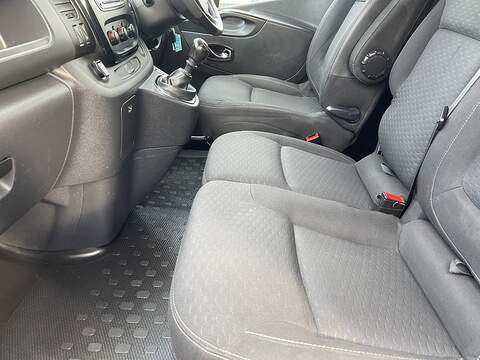 Vauxhall Vivaro 1.6 CDTi 2900 Sportive Panel Van 5dr Diesel Manual L2 H1 Euro 6 (120 ps) - U425