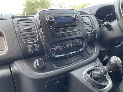 Vauxhall Vivaro 1.6 CDTi 2900 Sportive Panel Van 5dr Diesel Manual L2 H1 Euro 6 (120 ps) - U425