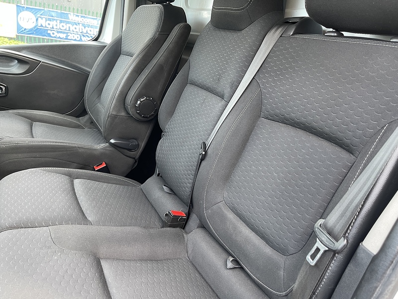 Vauxhall Vivaro 1.6 CDTi 2900 Sportive Panel Van 5dr Diesel Manual L2 H1 Euro 6 (120 ps) - U425