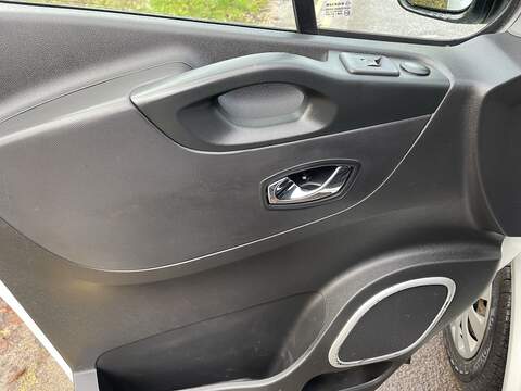 Vauxhall Vivaro 1.6 CDTi 2900 Sportive Panel Van 5dr Diesel Manual L2 H1 Euro 6 (120 ps) - U425