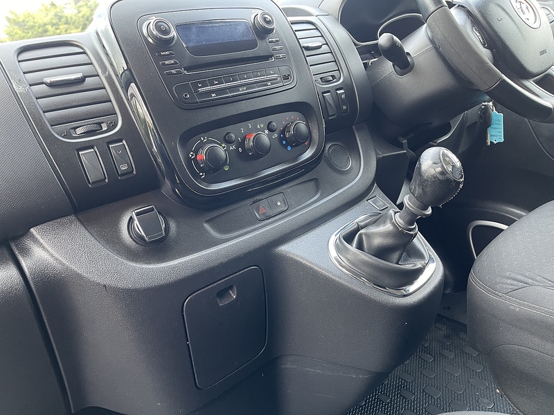 Vauxhall Vivaro 1.6 CDTi 2900 Sportive Panel Van 5dr Diesel Manual L2 H1 Euro 6 (120 ps) - U425