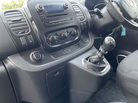 Vauxhall Vivaro 1.6 CDTi 2900 Sportive Panel Van 5dr Diesel Manual L2 H1 Euro 6 (120 ps) - U425