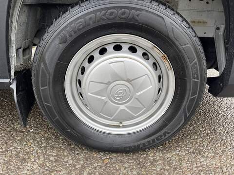 MAXUS Deliver 9 RWD 2.0 D20 150 LWB Tipper - U432