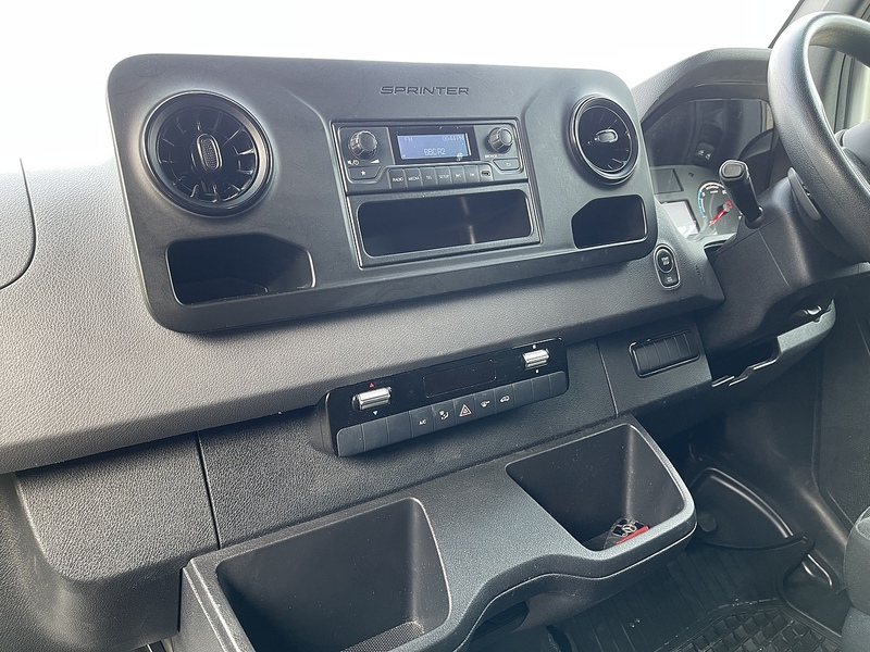 Mercedes-Benz eSprinter eSprinter Progressive Panel Van Automatic Electric - U436