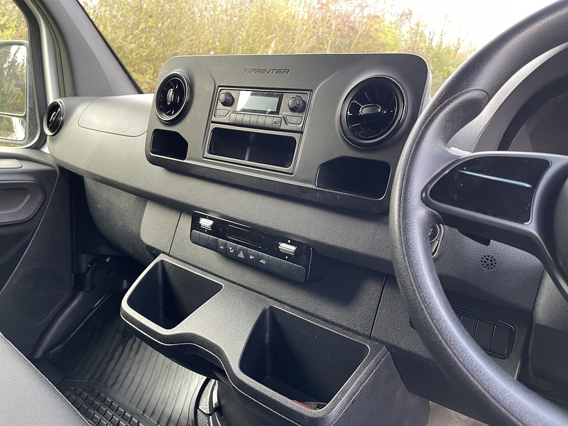 Mercedes-Benz eSprinter eSprinter Progressive Panel Van Automatic Electric - U436