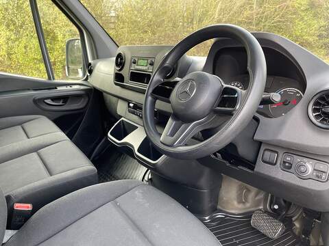 Mercedes-Benz eSprinter eSprinter Progressive Panel Van Automatic Electric - U436