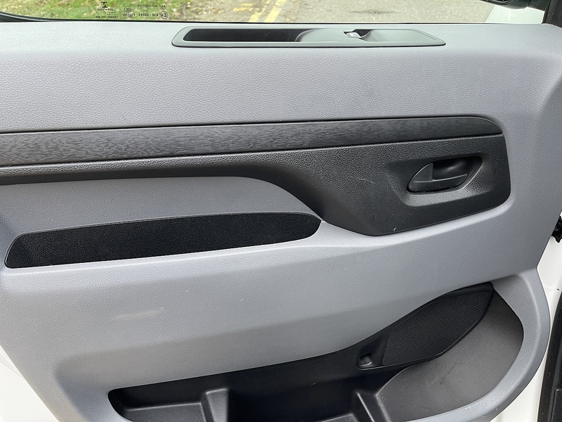 Vauxhall Vivaro Electric 3100 50kWh Dynamic Auto L1 H1 5dr - U438