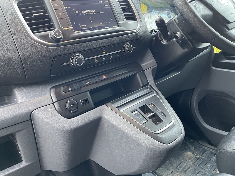 Vauxhall Vivaro Electric 3100 50kWh Dynamic Auto L1 H1 5dr - U438