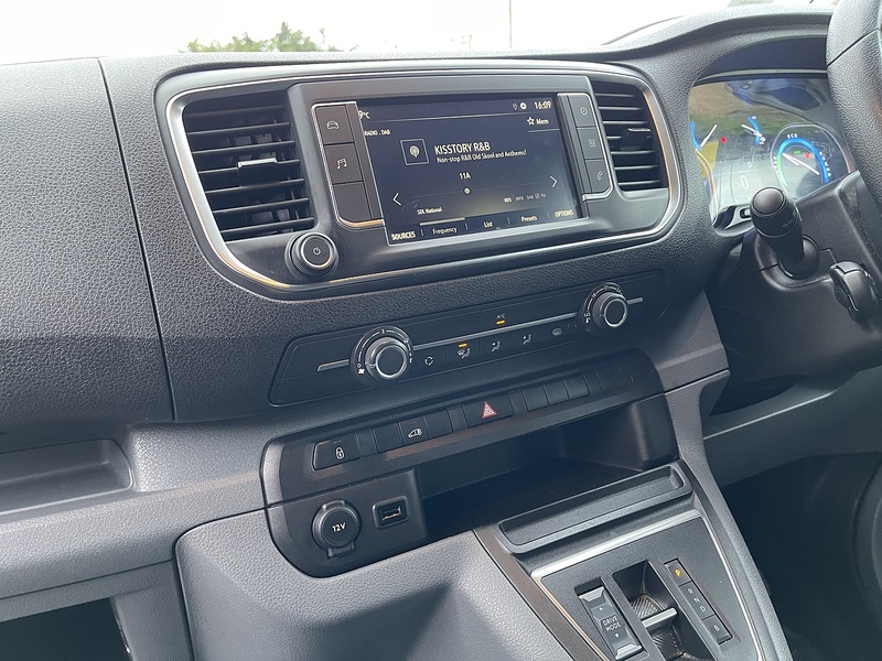 Vauxhall Vivaro Electric 3100 50kWh Dynamic Auto L1 H1 5dr - U438