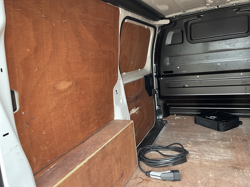 Vauxhall Vivaro Electric 3100 50kWh Dynamic Auto L1 H1 5dr - U438