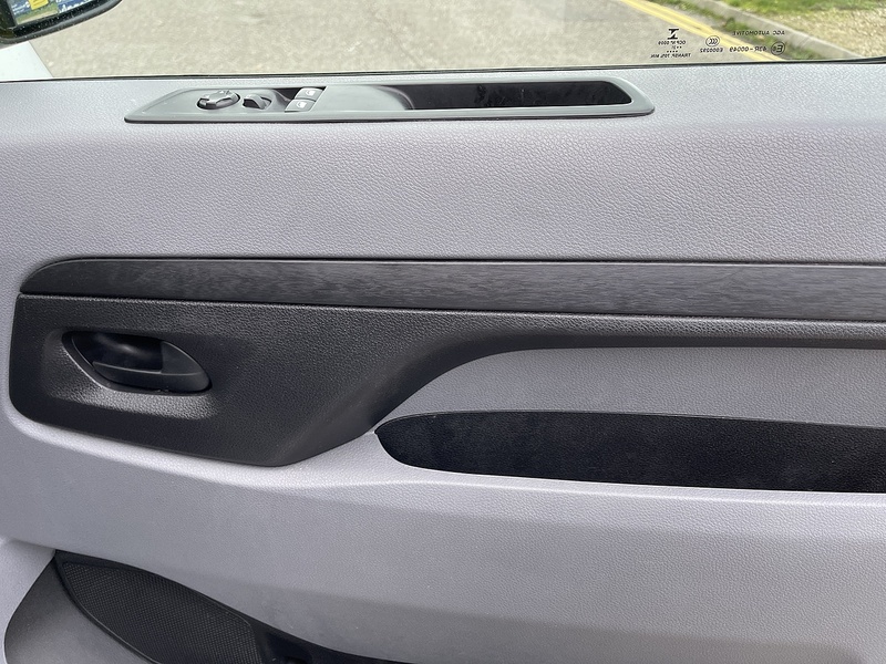 Vauxhall Vivaro Electric 3100 50kWh Dynamic Auto L1 H1 5dr - U438