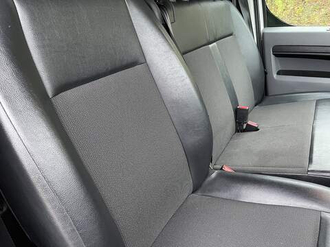 Vauxhall Vivaro Electric 3100 50kWh Dynamic Auto L1 H1 5dr - U438