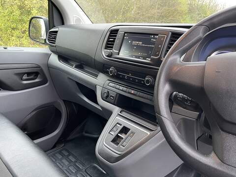 Vauxhall Vivaro Electric 3100 50kWh Dynamic Auto L1 H1 5dr - U438