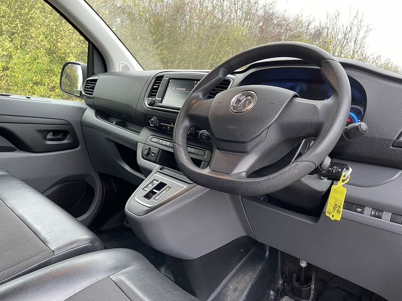 Vauxhall Vivaro Electric 3100 50kWh Dynamic Auto L1 H1 5dr - U438