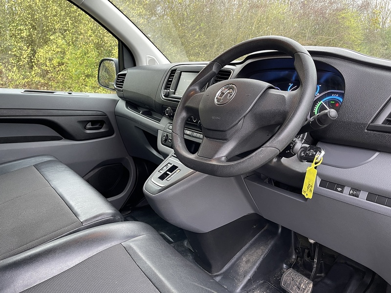 Vauxhall Vivaro Electric 3100 50kWh Dynamic Auto L1 H1 5dr - U438