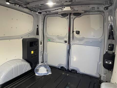 Ford E-Transit Custom 320 65kWh Limited Auto L1 H1 5dr - U443