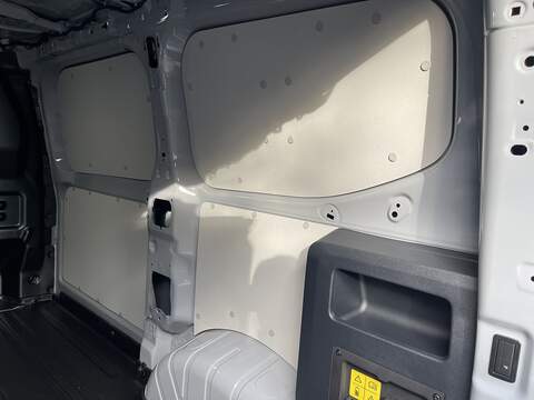 Ford E-Transit Custom 320 65kWh Limited Auto L1 H1 5dr - U443