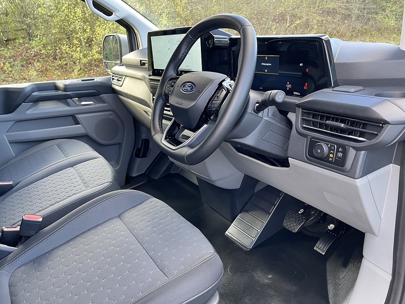Ford E-Transit Custom 320 65kWh Limited Auto L1 H1 5dr - U443