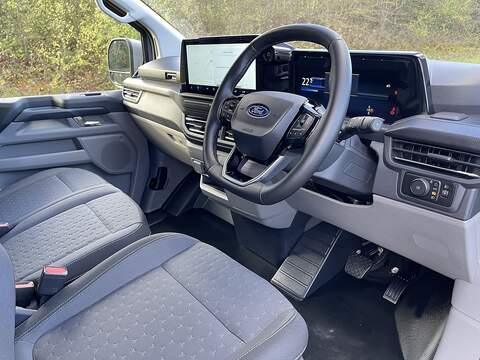 Ford E-Transit Custom 320 65kWh Limited Auto L1 H1 5dr - U443