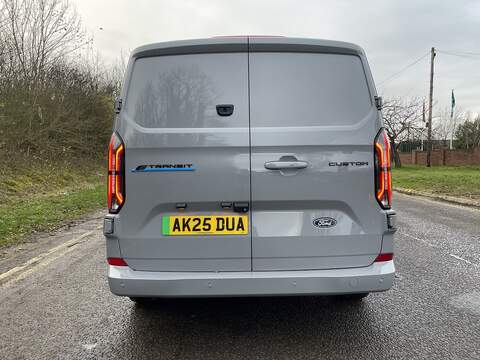 Ford E-Transit Custom 320 65kWh Limited Auto L1 H1 5dr - U443