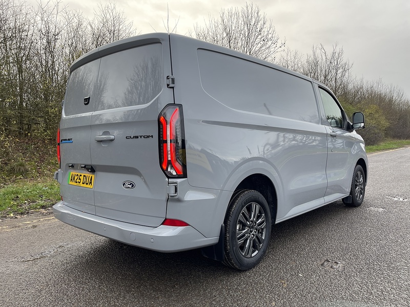 Ford E-Transit Custom 320 65kWh Limited Auto L1 H1 5dr - U443