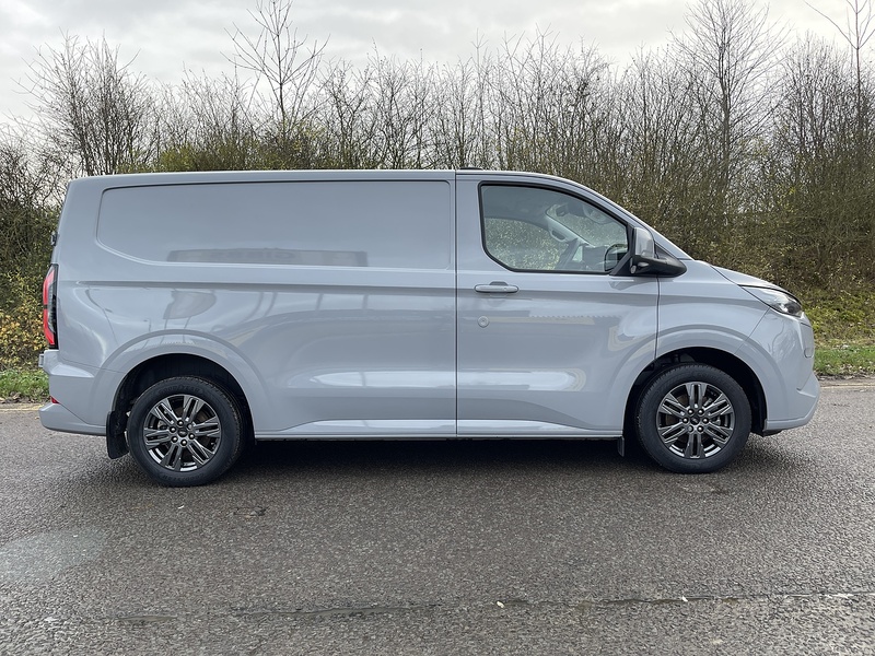 Ford E-Transit Custom 320 65kWh Limited Auto L1 H1 5dr - U443