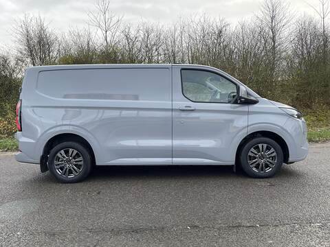 Ford E-Transit Custom 320 65kWh Limited Auto L1 H1 5dr - U443