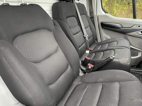 MAXUS Deliver 9 2.0 D20 LUX FWD L3 H2 Euro 6 (s/s) 5dr - U457