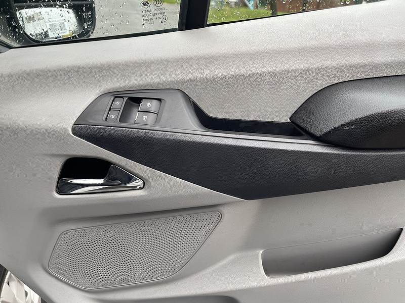 MAXUS Deliver 9 2.0 D20 LUX FWD L3 H2 Euro 6 (s/s) 5dr - U457