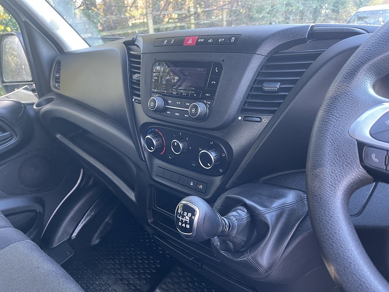 Iveco Daily 2.3D HPI 14V 35C 3750 L3 Euro 6 (s/s) 4dr (DRW) - U461