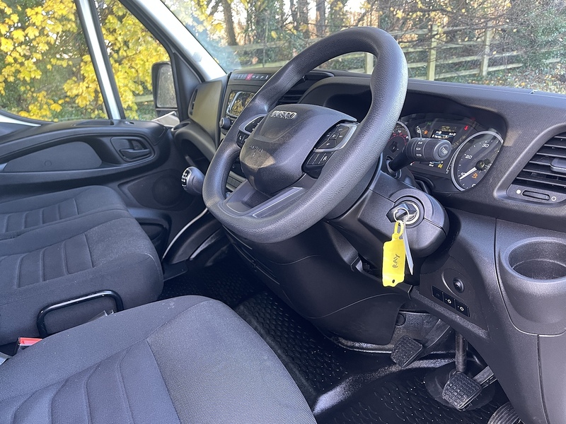 Iveco Daily 2.3D HPI 14V 35C 3750 L3 Euro 6 (s/s) 4dr (DRW) - U461